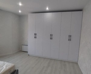 Распашной шкаф